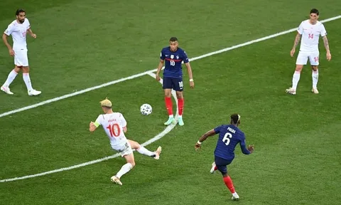 5 cầu thủ hay nhất vòng 1/8 EURO 2020: Nỗi đau Paul Pogba!