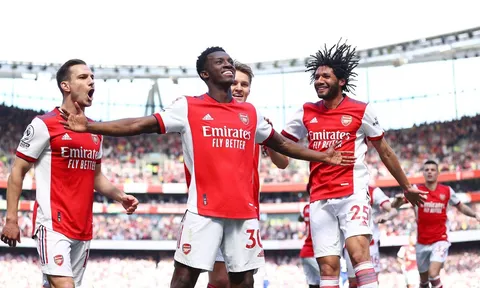 5 điểm nhấn Arsenal 2-1 Leeds: Nhạc hiệu Champions League; Bản HĐ phải ký