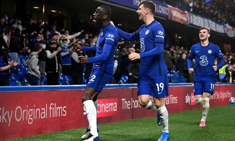 5 điểm nhấn Chelsea 2-1 Leicester: Thomas Tuchel lo sốt vó; The Blues có "thợ săn cáo"