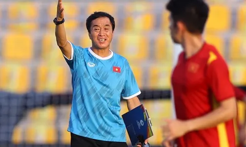 5 điểm nhấn UAE 3-2 Việt Nam: Trợ lý Lee xuất chiêu; Kép phụ tỏa sáng