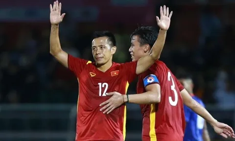 5 điểm nhấn Việt Nam 3-0 Ấn Độ: Văn Toàn "giải cơn khát", Văn Quyết quá già giơ