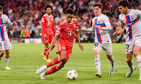 5 key passes, 1 kiến tạo: Sao trẻ Bayern làm lu mờ hàng tiền vệ Barca