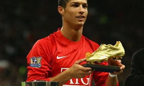 5 kỷ lục đang chờ đợi Cristiano Ronaldo chinh phục trong màu áo M.U
