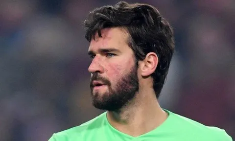 Alisson tiết lộ: Giờ nghỉ trên đất Áo, Liverpool đã chia sẻ một thông điệp