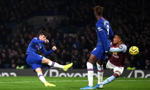 Đồng đội cũng phải sửng sốt với pha bóng đỉnh cao của Mason Mount