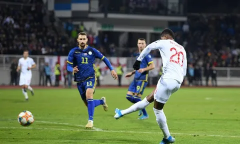 Sao Man Utd nổ súng, Anh đại thắng trước Kosovo
