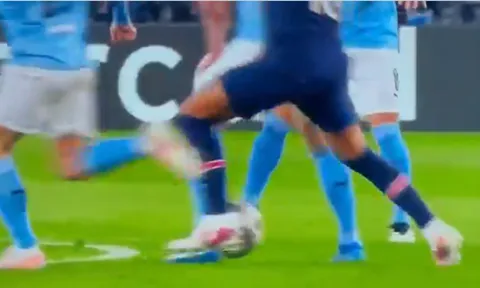 Neymar chói sáng, PSG ngược dòng ngoạn mục trước Montpellier