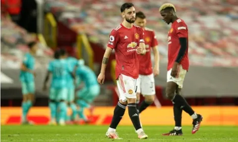 5 điểm nhấn Man Utd 2-4 Liverpool: Khoảng trống chết người; Domino sụp đổ