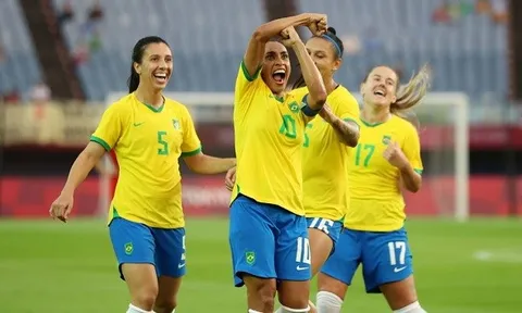 Brazil hủy diệt Trung Quốc, Pele ca ngợi hậu bối