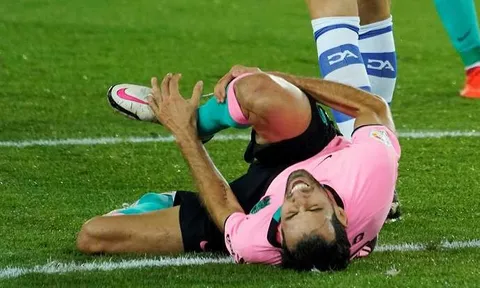 CĐV Barca: "Chấm dứt! Đã tới lúc anh ta giải nghệ hoặc rời CLB"