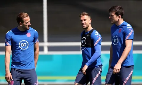 Maguire lại "tấu hài" khiến Henderson phải lên tiếng