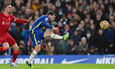 "Cậu ta đã ngủ trên sân và mơ về Jose Mourinho"