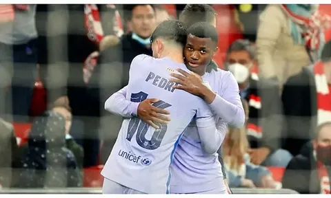 5 điểm nhấn Liverpool 1-1 Napoli: Tái mặt vì chấn thương; "Đá luân lưu" ở Salzburg?