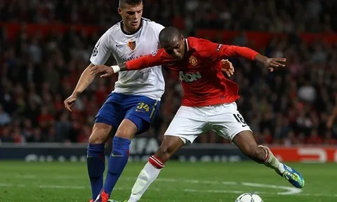 Liên hệ Chelsea, Inter muốn Conte và Kante tái hợp