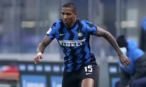 Xác nhận: Ashley Young đàm phán trở lại Premier League