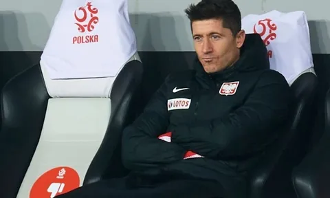 Antony nổi loạn ở Ajax