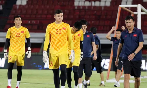 ĐT Việt Nam làm quen sân thi đấu, sẵn sàng giành trọn 3 điểm trước Indonesia