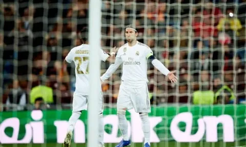 Ramos không nhường penalty, Rodrygo chạy ngay đến làm 1 điều sau bàn thắng