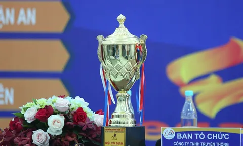 Thầy cũ Anh Đức tìm nhân tài mới cho bóng đá Việt Nam
