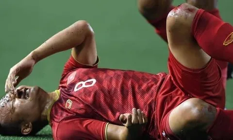 SỐC! Trọng Hoàng đổ gục, hai đầu gối nát tươm và đầy máu