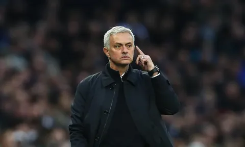 SỐC! Man Utd thắng đẹp, Mourinho "tranh công" của Solskjaer