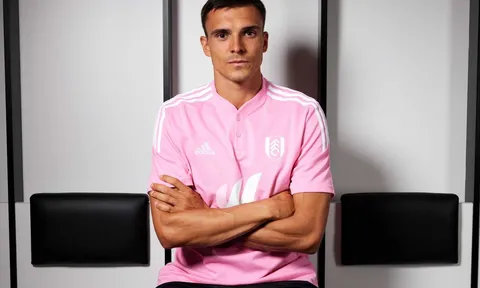 CHÍNH THỨC! Fulham 'nổ' tân binh đầu tiên, giá 22 triệu euro