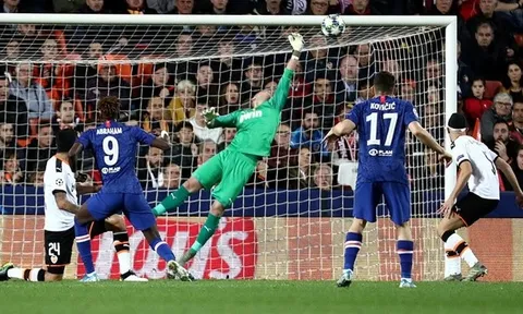 Điểm nhấn Valencia 2-2 Chelsea: 2 siêu người nhện; Bầy Dơi tự "bắn vào chân"