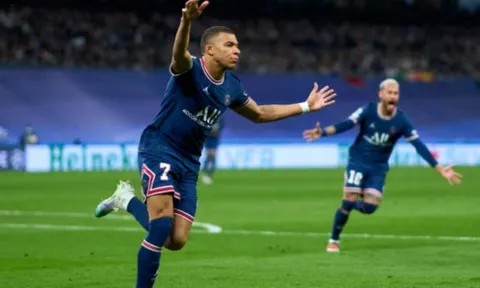 Mbappe đặt dấu chấm hết cho PSG
