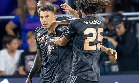 Người thắng kẻ thua ở Arsenal sau trận Orlando