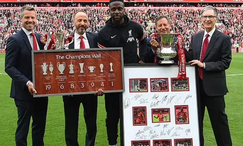 8 ngôi sao chia tay Premier League: 'Huyền thoại' Liverpool; Trụ cột 9 năm của MC