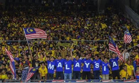 SỐC! 85 ngàn vé trận Malaysia - Indonesia đã "hết sạch"