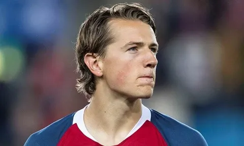 Giám đốc Genk: ''Napoli, Liverpool quan tâm đến anh ấy''