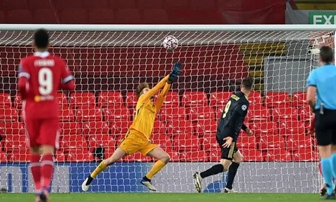 Loại Adrian chọn "Người nhện mới", Klopp chỉ cần 1 lý do
