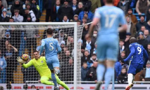 Thua Man City, Marcos Alonso chỉ rõ điểm yếu của Chelsea
