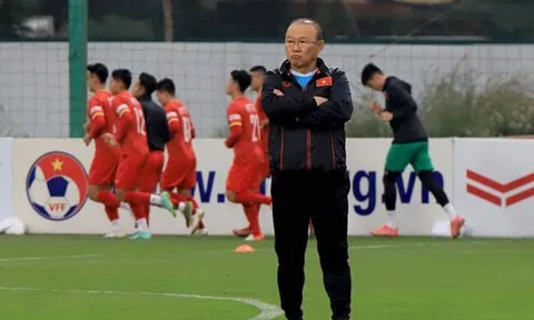 HLV Park Hang-seo chia tay ĐT Việt Nam; CĐV ĐNA náo loạn vì thầy Park