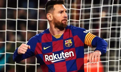 Lập hat-trick khó tin, Messi bắt kịp kỷ lục của Ronaldo tại La Liga