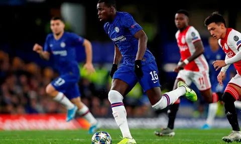 Sao Chelsea đi bóng 75m như Ronaldo, và dứt điểm như...