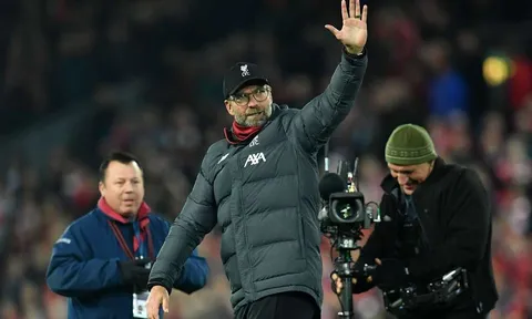 Quay phim yêu cầu tạo dáng, Klopp: 'Tôi không phải một thằng hề'