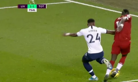 'Khi cậu ta phòng ngự, bạn luôn thấy trước thẻ vàng, thẻ đỏ hoặc penalty'