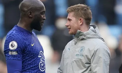 Làm 1 chuyện với De Bruyne, Lukaku bị chỉ trích