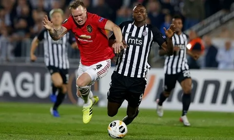Quá tự ti, Phil Jones thẳng thắn từ chối thỏa thuận với Man Utd