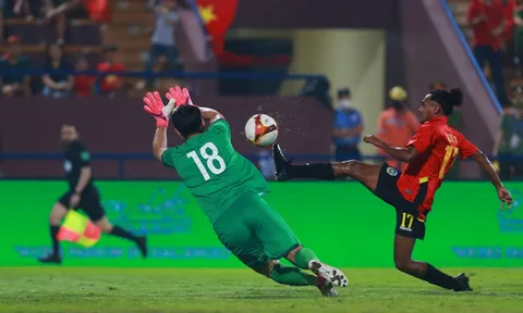 Bài đá phạt khiến hàng thủ U23 Việt Nam rối loạn