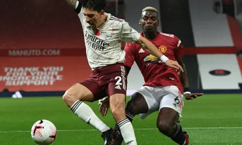 CĐV Man Utd: "Thật rác rưởi! Hắn ta nên ngậm miệng lại và rời CLB"