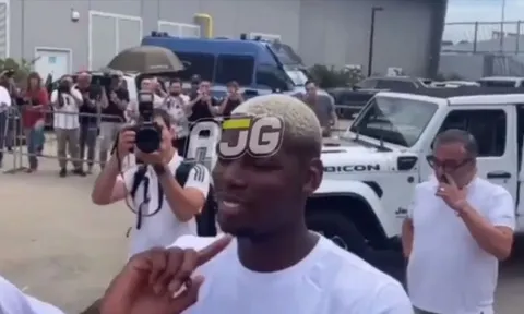 Pogba từ chối ký áo đấu Man United