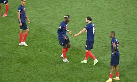 M.U chi 15 triệu ký đối tác của Pogba, có 2 pha tắc bóng/trận