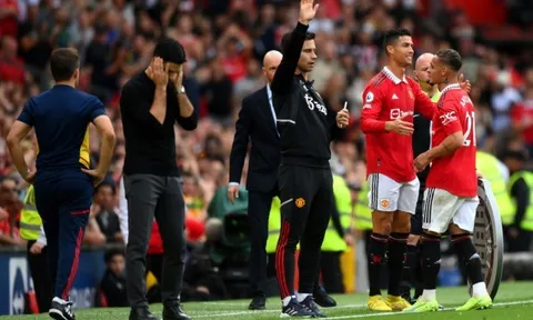 Antony có lời đáp trả Ronaldo sau khi được vỗ tay tán thưởng