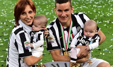 CHÍNH THỨC: "Ngôi sao may mắn" của Juventus tuyên bố giải nghệ