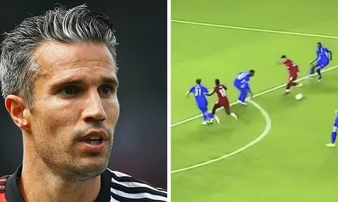 Chạm bóng hoa mỹ, Firmino khiến cựu sao MU ''ngây ngất''
