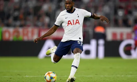 AC Milan đàm phán với hậu vệ Tottenham
