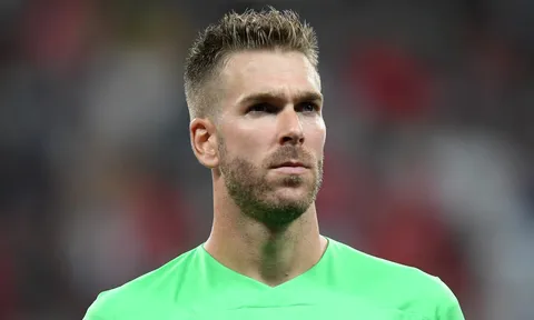 Liverpool giữ thủ thành thảm họa, đẩy đi cầu thủ tiềm năng